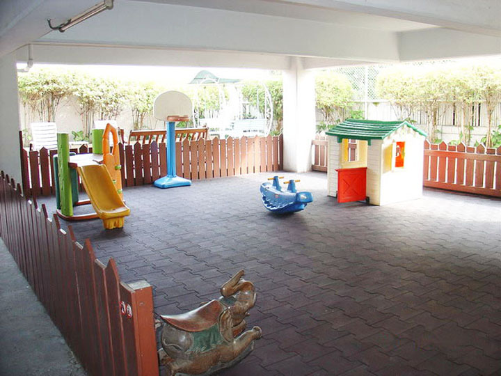 Lorem Ipsum is simply dummy text of the printing and typesetting ndustry. 